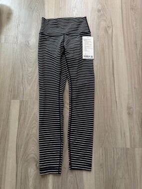 Lululemon winder under HR right 25”